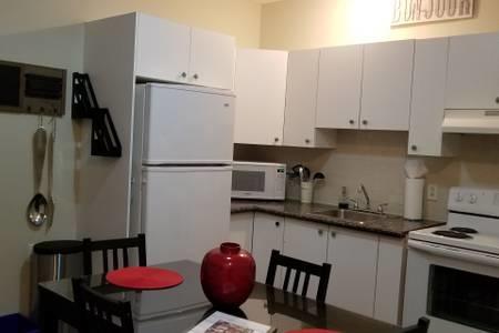 Sweet 2-Bedroom Penthouse Apartment By Amazing Property Rentals Гатино Екстериор снимка